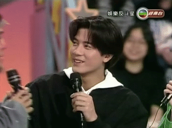 小編私心覺得動圖比照片更好看,更能突出郭富城的英氣和那種少年感!