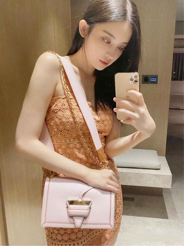 LOEWE Barcelona Soft Bag櫻花粉色手袋