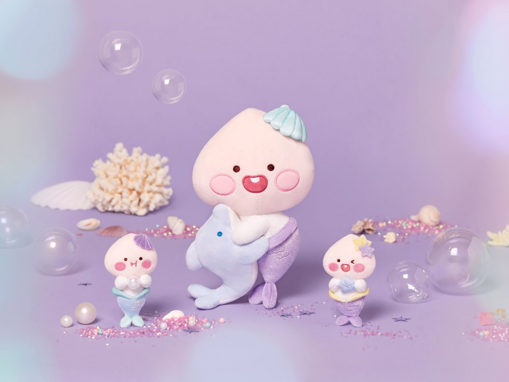 來到炎炎夏日,Kakao Friends為Apeach推出海洋美人魚裝,可愛到爆炸啊!!