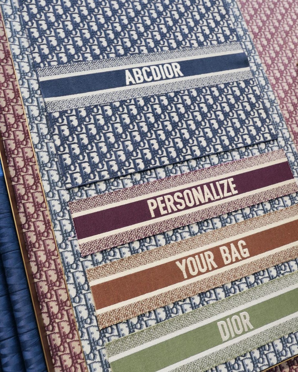 Dior Book Tote 中文刺繡