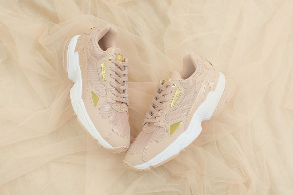 Adidas Falcon奶茶色波鞋 球鞋