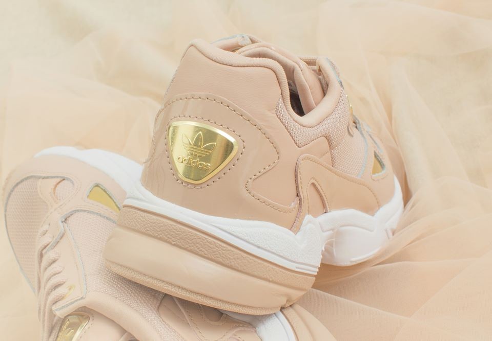 Adidas Falcon奶茶色波鞋 球鞋