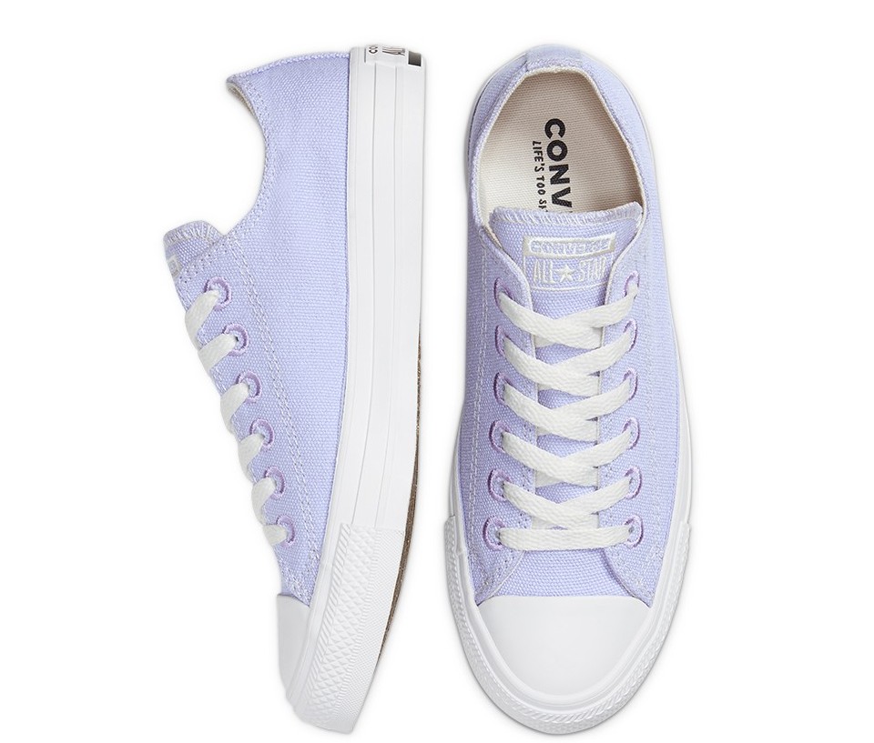 Converse鞋紫色