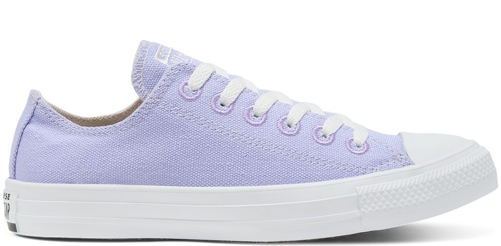 Converse鞋紫色