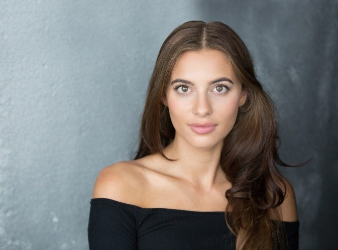 Tom Holland 新女朋友Nadia Parkes