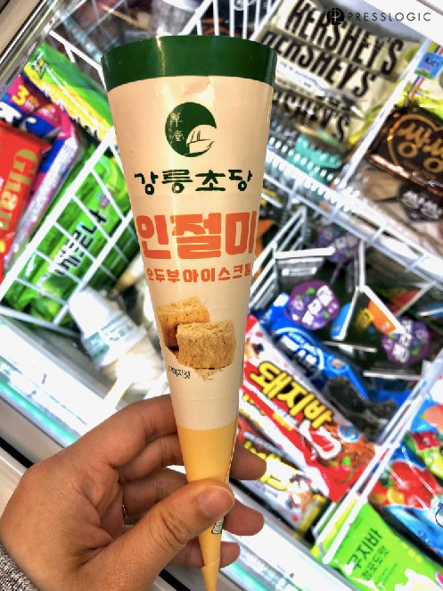 這款雪糕在韓國CU便利店就可以購入,可能因為太受歡迎的關係,小編走遍了小區附近4間CU才找到呢!