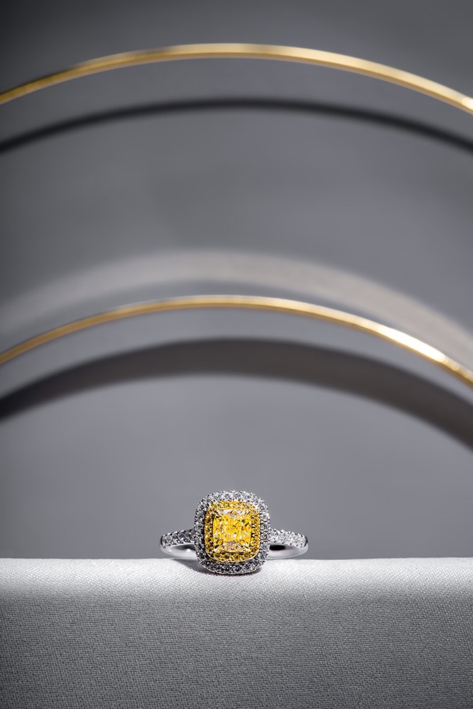 鑽石戒指自己買！易入手升值潛力大，象徵幸福力量的彩黃鑽就是小資女投資新寵～