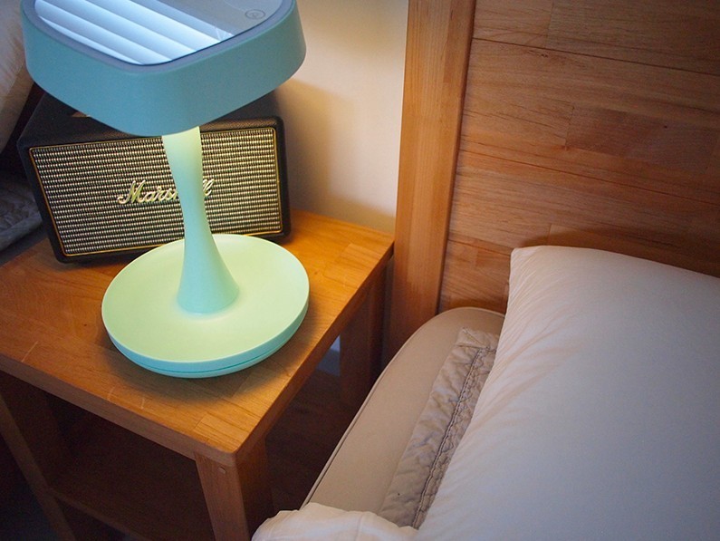 韓國10×10「粉嫩愛心LED化妝鏡」