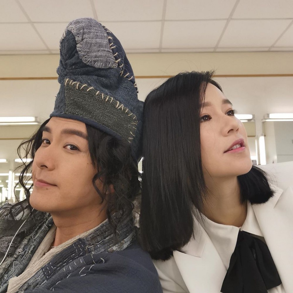 【情侶相處】「耍廢型情侶」7個特質!見對方懶得打扮/約會地點總在家中/一起幸福變胖!