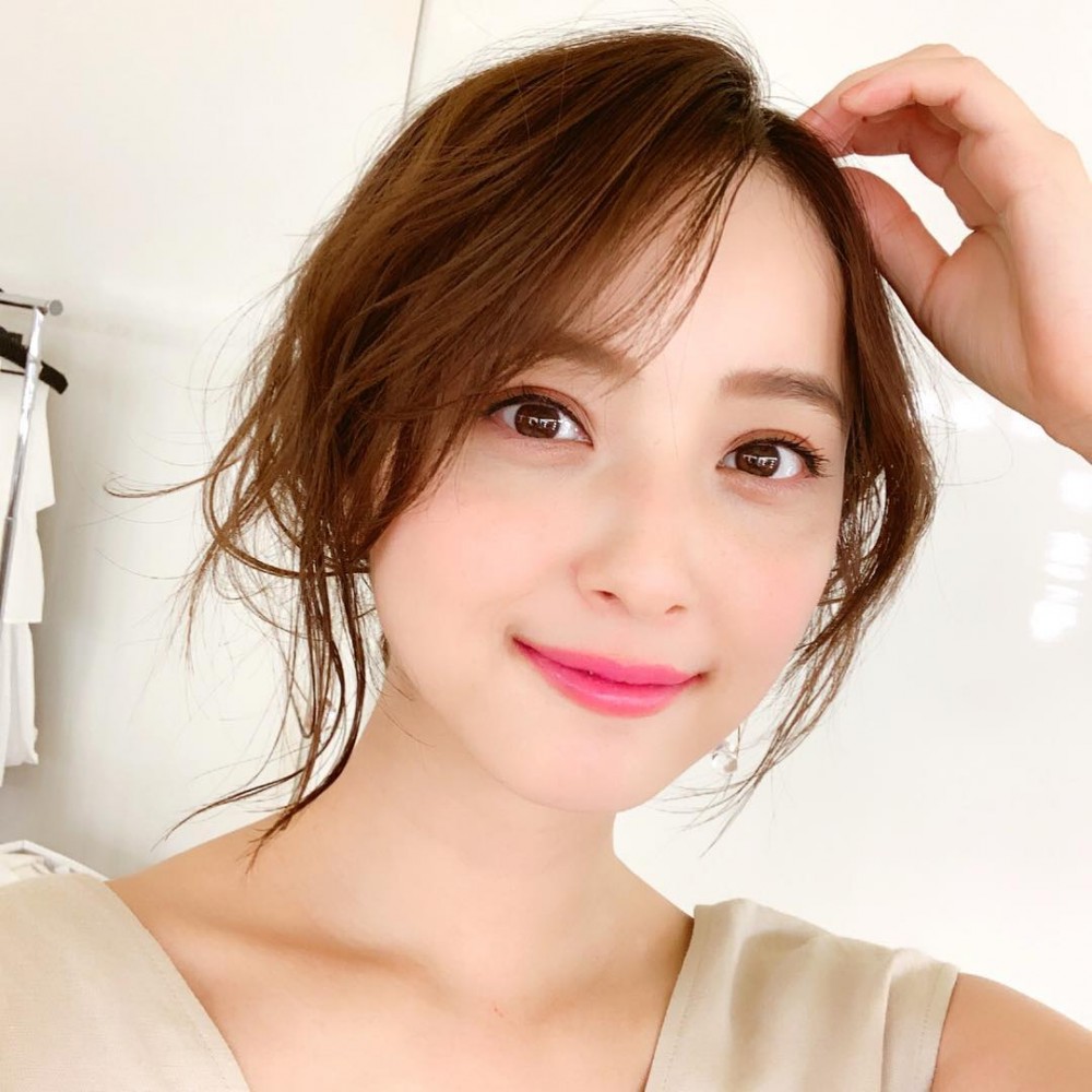 佐佐木希老公渡部建偷食再爆料!和節目女助理全員有染,一個原因堅決不離婚