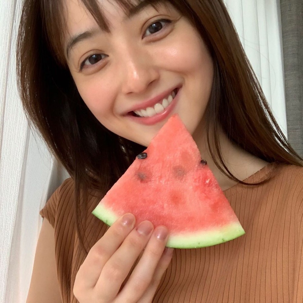 佐佐木希老公渡部建偷食再爆料!和節目女助理全員有染,一個原因堅決不離婚
