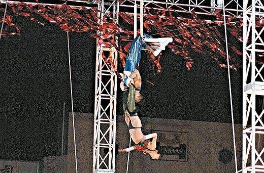 Yumiko表演空中飛人甩褲【樂壇尷尬事】