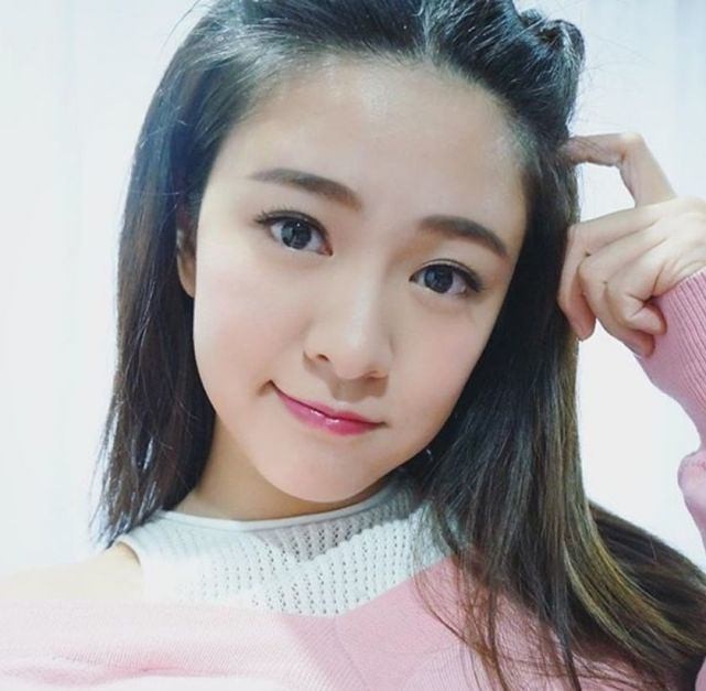 江嘉敏TVB女明星花旦童年照/學生相曝光