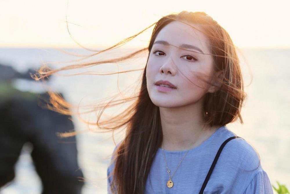 湯洛雯TVB女明星花旦童年照/學生相曝光