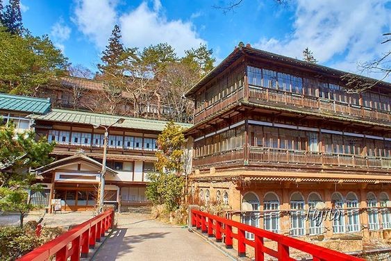 《千與千尋》湯婆婆油屋原型「日本積善館溫泉」