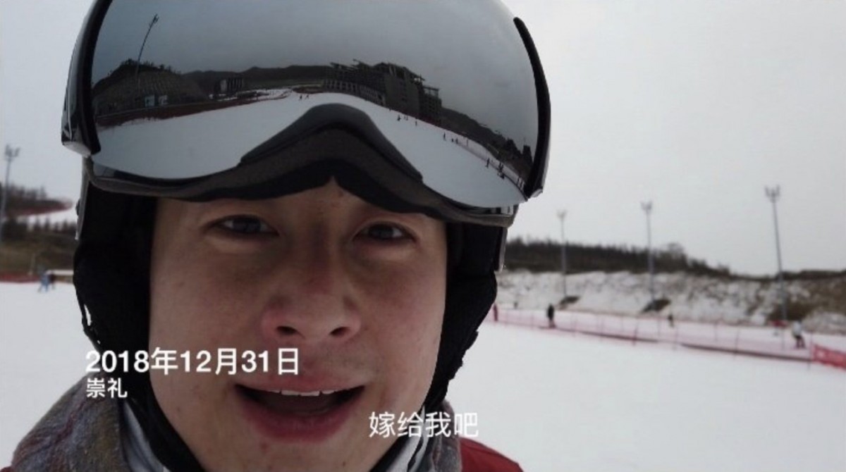 3年以來在女友背後拍攝兩人相處的點點滴滴來製作求婚短片,每一段短片最後一句都是「嫁給我吧!」