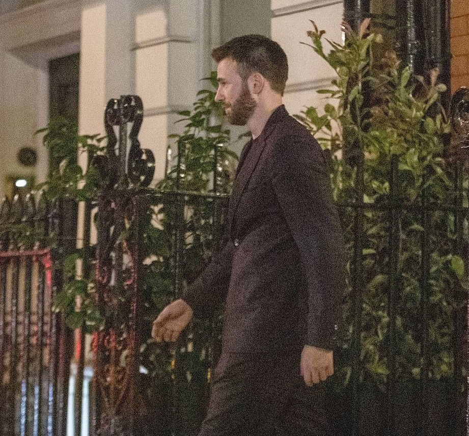 Chris Evans, Lily James, Chris Evans拍拖, 美國隊長拍拖, Lily Collins