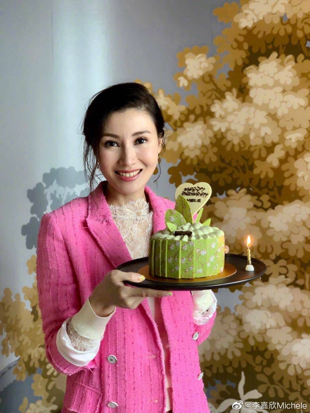 50歲李嘉欣素顏空氣瀏海照顯老