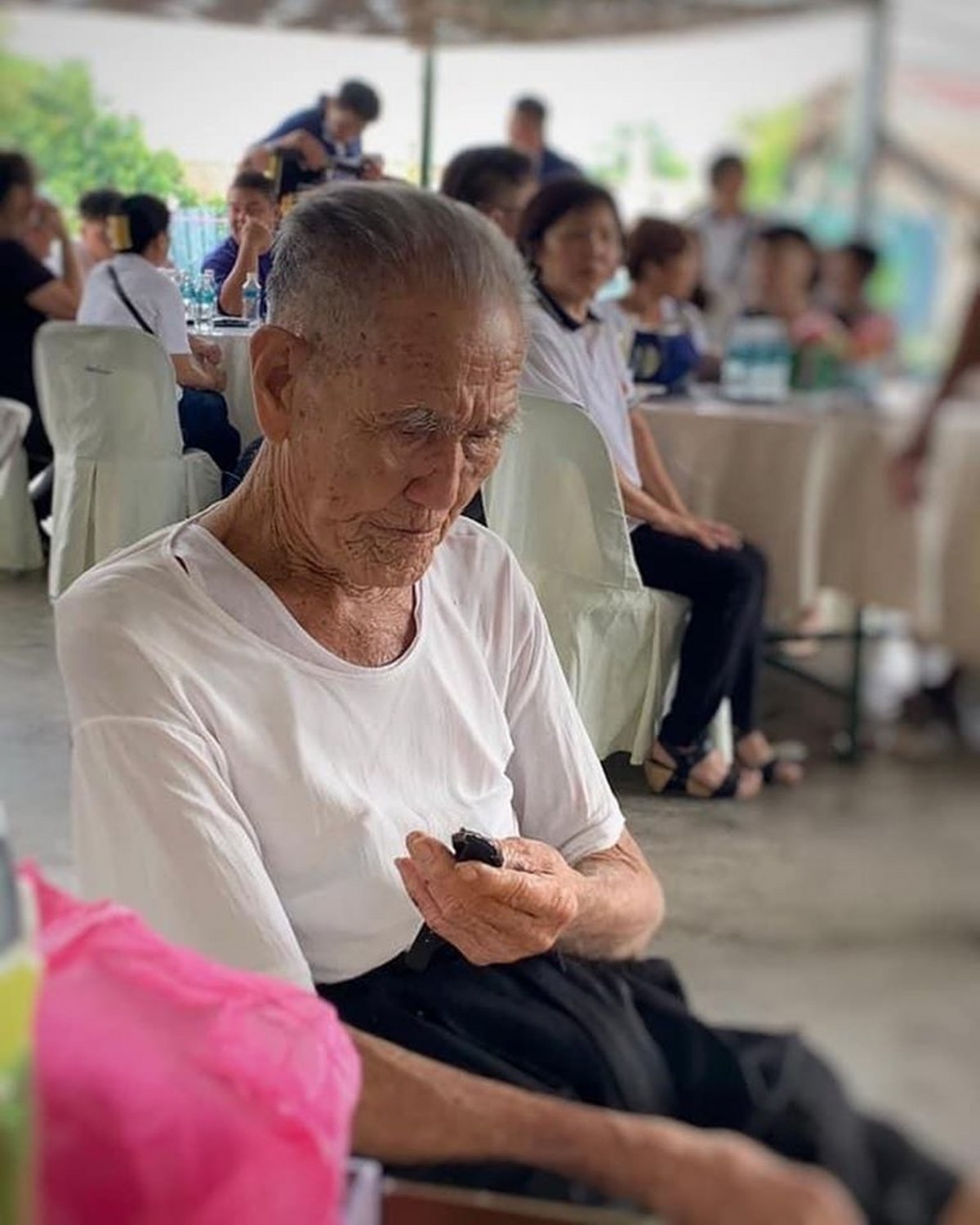 感人愛情故事 陳有理、江畫眉 帶電筒為看清太太遺容!