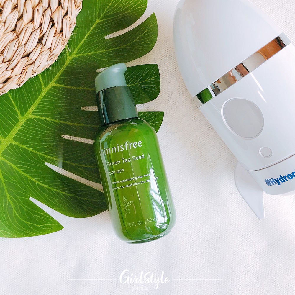 【保濕產品】有「保濕小火箭」之稱的「innisfree綠茶籽精萃水分菁露」有獨特的雙重補濕提昇技術™,為你極速滲透滋潤10層肌底