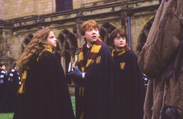 《哈利波特》中的角色名字是有經過調整，剛開始的名字是妙麗‧帕克 (Hermione Puckle)、奈威‧普夫 (Neville Puff)。