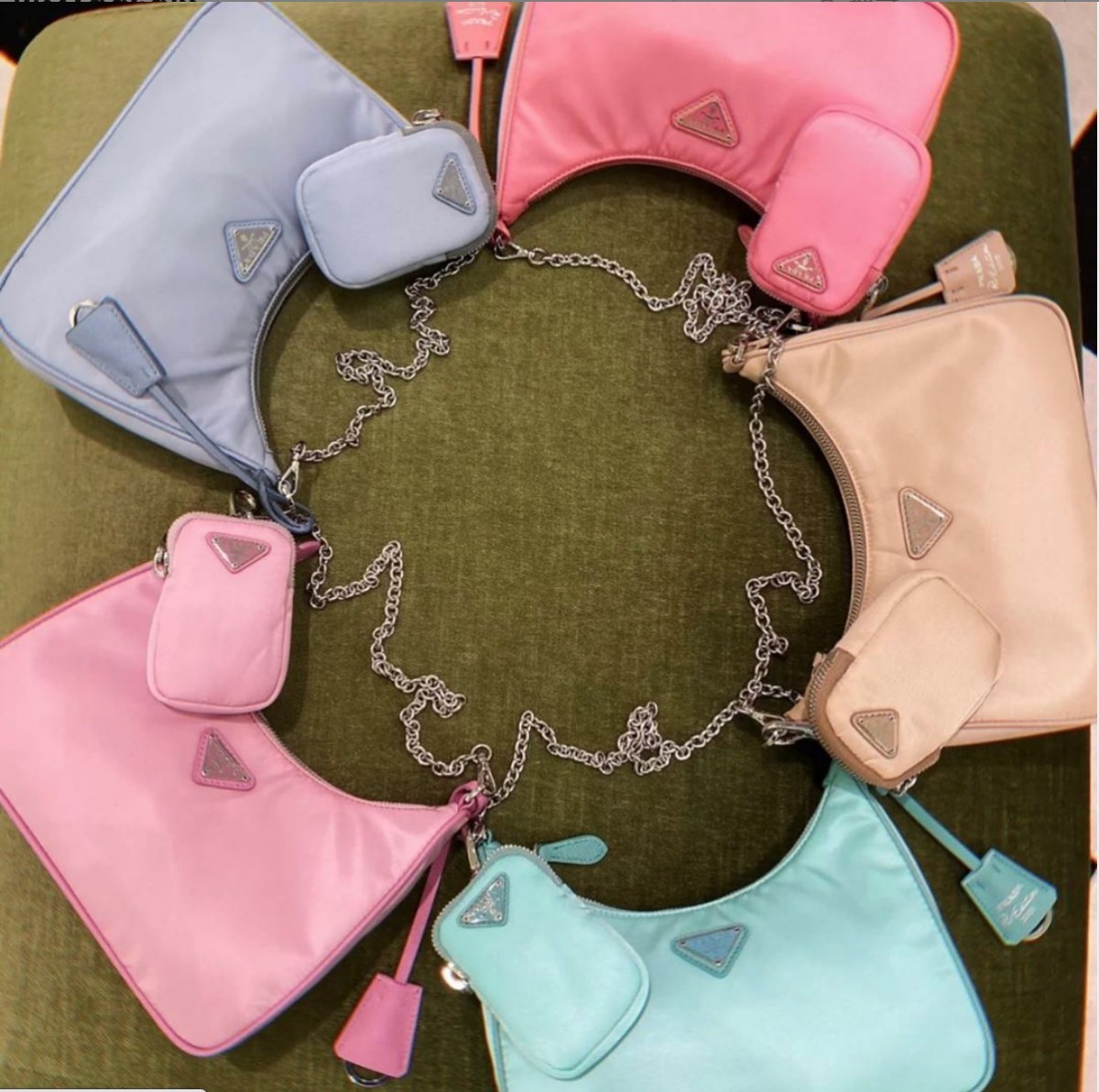 Prada 2020 Top5必備粉嫩新品!翡翠綠腋下包、星空藍銀包全新夢幻配色