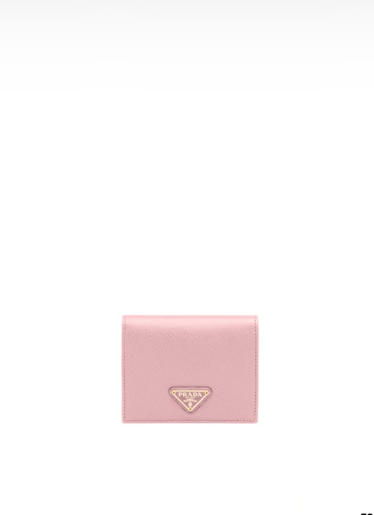 Prada 2020 Top5必備粉嫩新品!翡翠綠腋下包、星空藍銀包全新夢幻配色