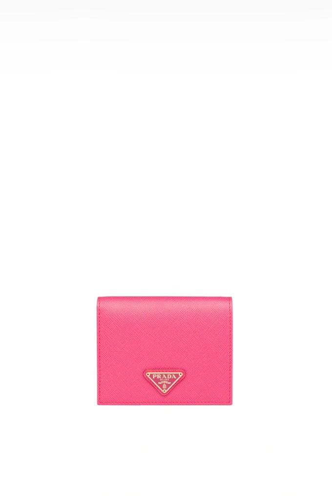 Prada 2020 Top5必備粉嫩新品!翡翠綠腋下包、星空藍銀包全新夢幻配色