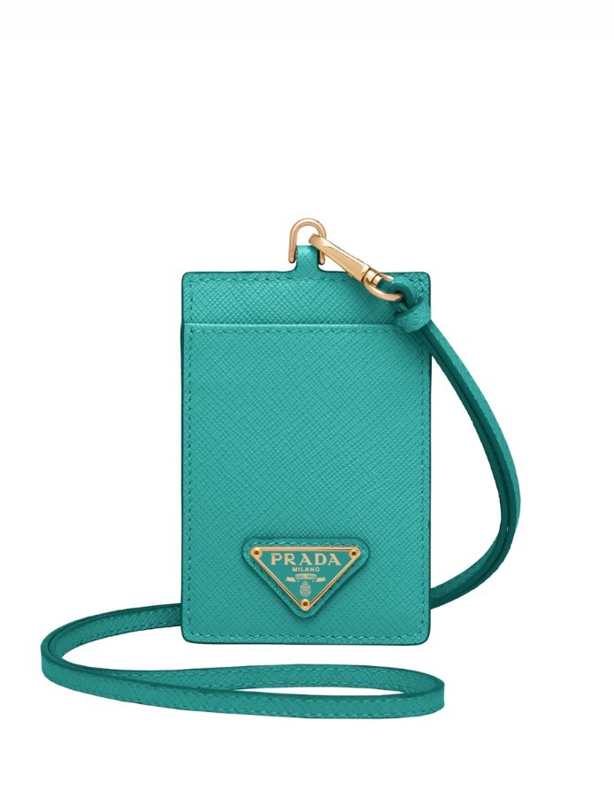 Prada 2020 Top5必備粉嫩新品!翡翠綠腋下包、星空藍銀包全新夢幻配色