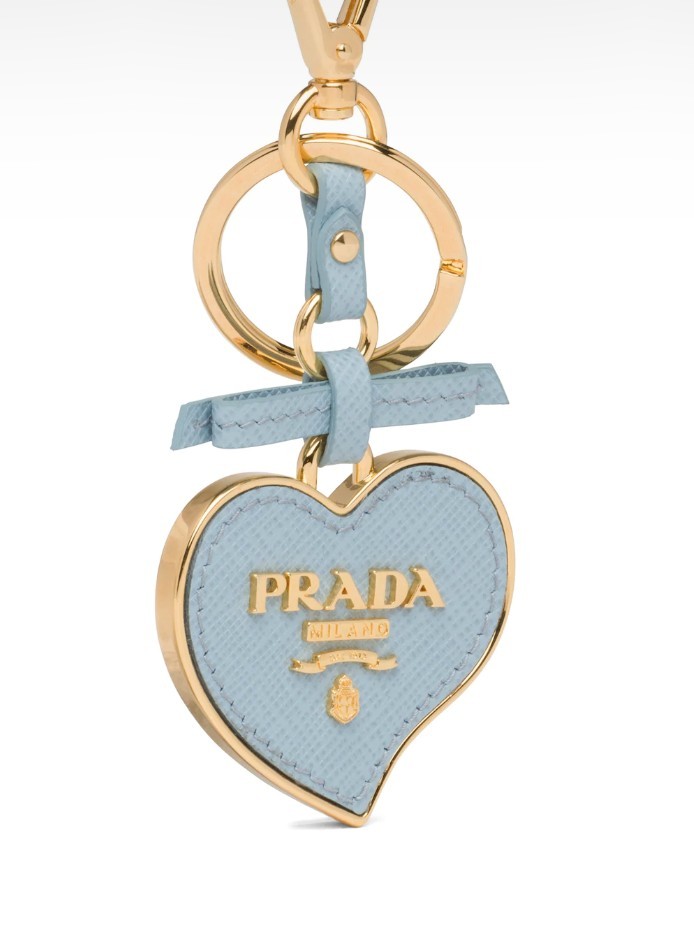 Prada 2020 Top5必備粉嫩新品!翡翠綠腋下包、星空藍銀包全新夢幻配色