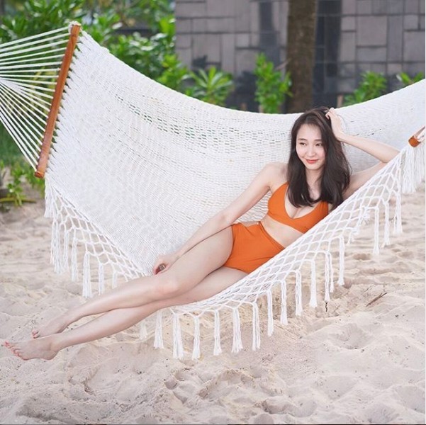 陸浩明願付10萬助女友出國完夢,相戀8年依然如膠似漆,將她寵成公主