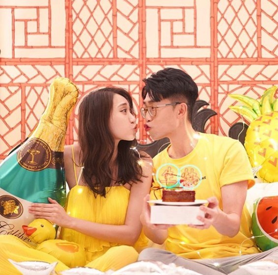 陸浩明願付10萬助女友出國完夢,相戀8年依然如膠似漆,將她寵成公主