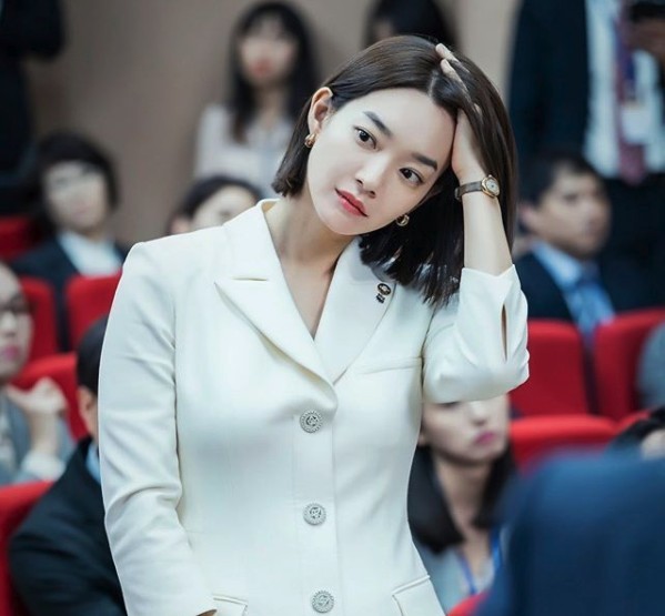 金宇彬戰勝癌症帥氣回歸 !精神奕奕微笑攬經紀人公開近況