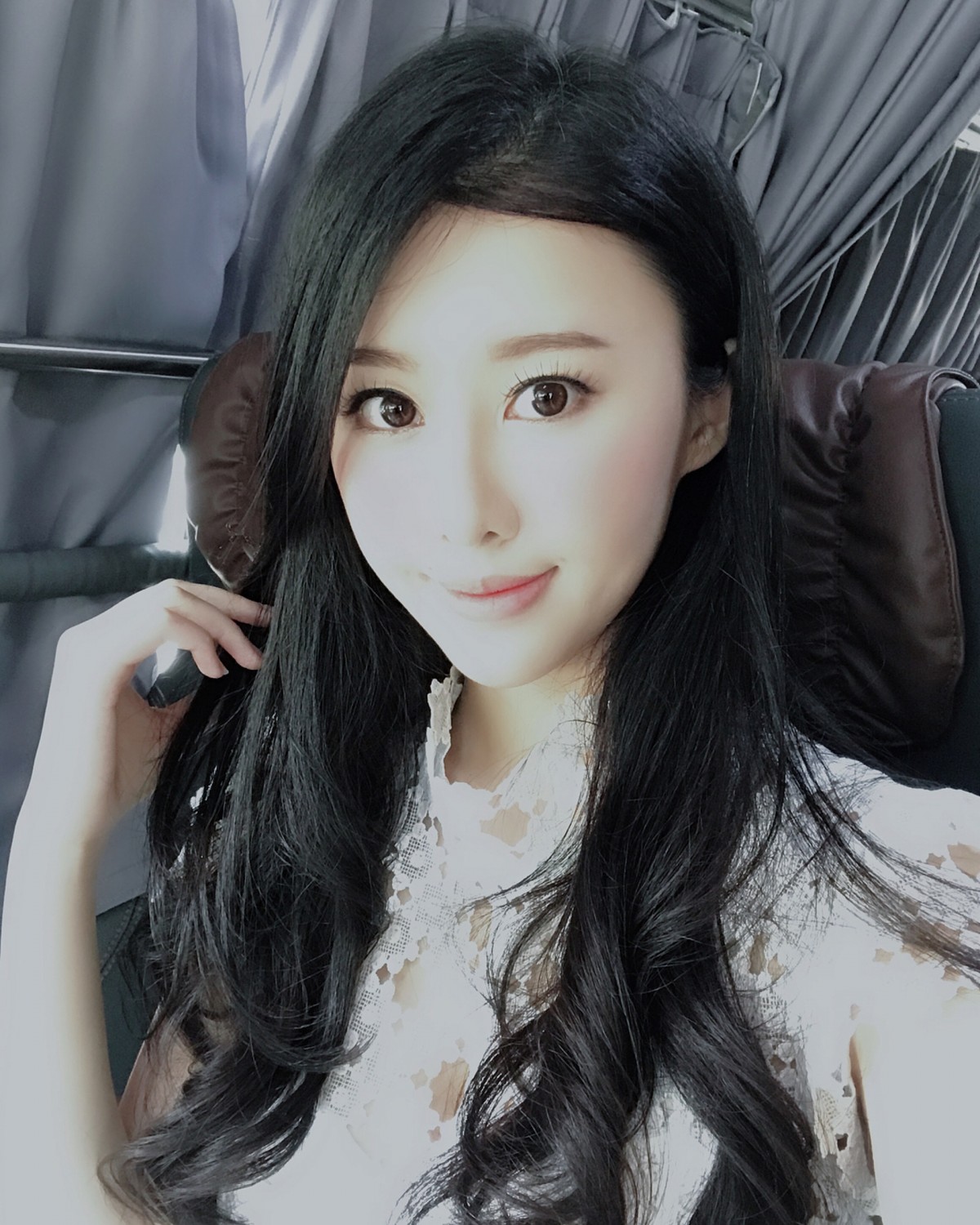 工藤佑采之後也反擊批評TVB想自己不能生存就故意中傷等,鬧得滿城風雨,終無緣成為TVB親生女。