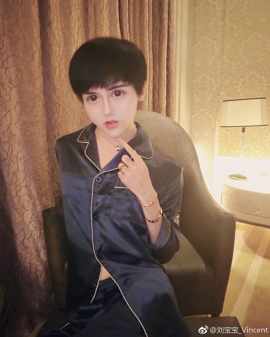 內地「蛇精男」劉梓晨消失3個月自爆全臉毀容!崩潰發文:不知道如何面對我的臉和生活!