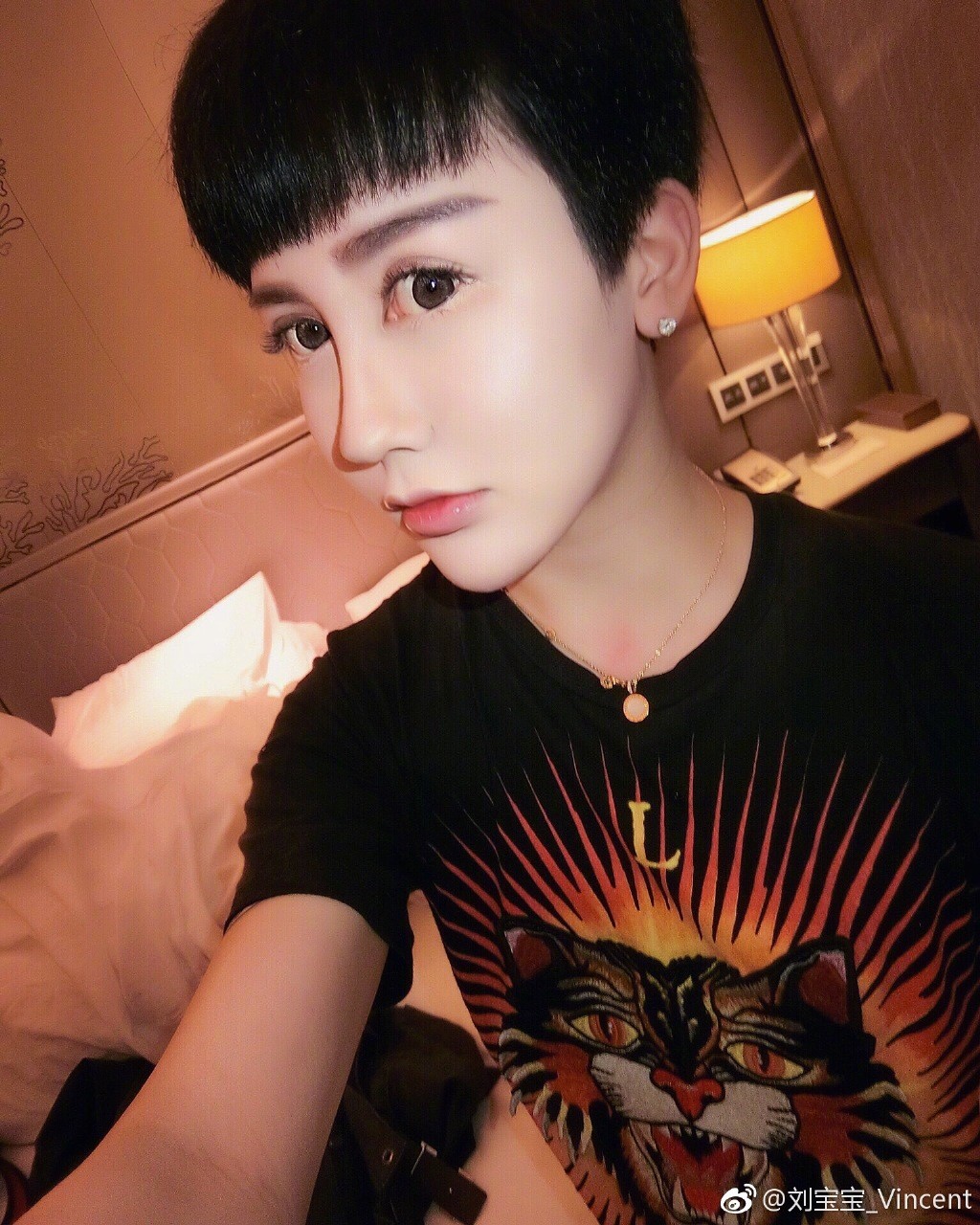 內地「蛇精男」劉梓晨消失3個月自爆全臉毀容!崩潰發文:不知道如何面對我的臉和生活!