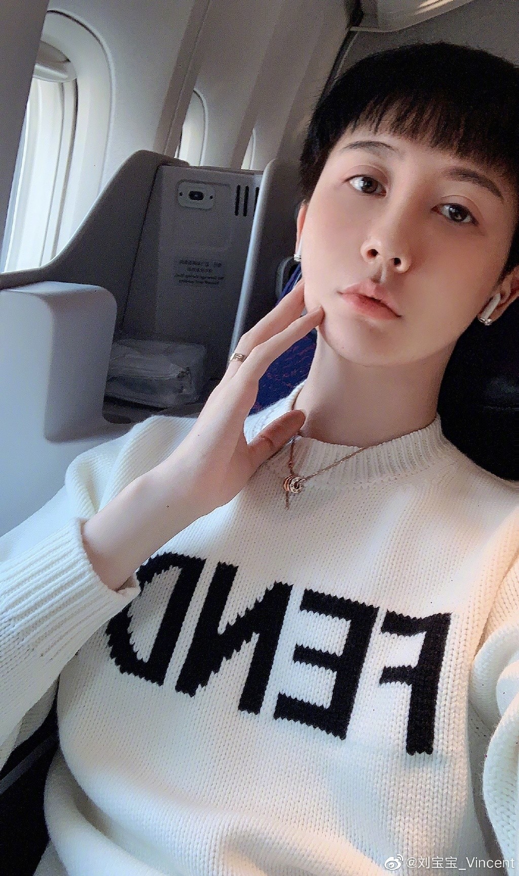 內地「蛇精男」劉梓晨消失3個月自爆全臉毀容!崩潰發文:不知道如何面對我的臉和生活!