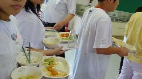 在湖南正源學校亦推行浪費剩飯取消獎學金的懲罰制度