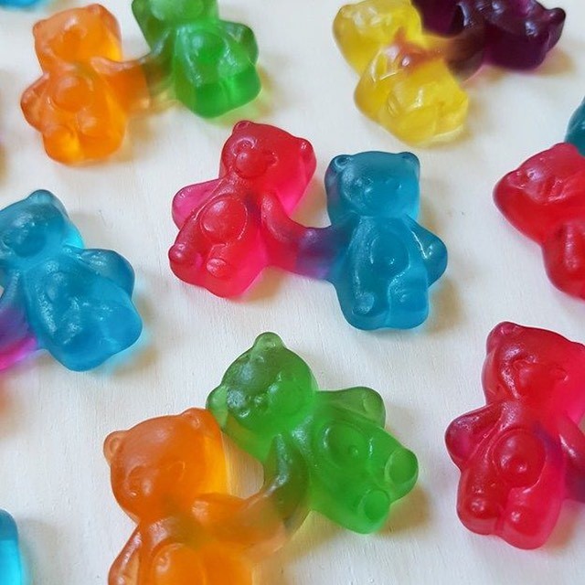 HARIBO推出牽手熊仔軟糖/拖手熊仔糖