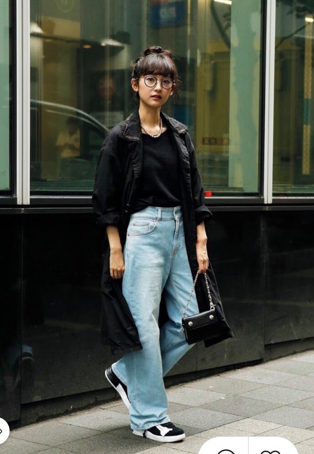 配搭小袋子顯得精緻而且來去如風~