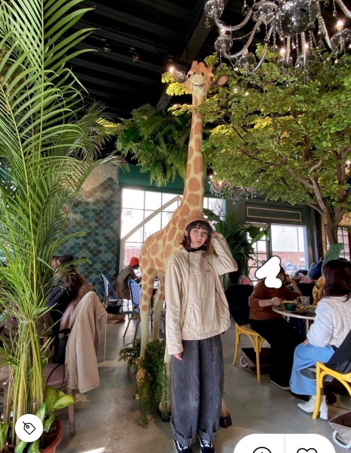 在選闊褲前,也要留意褲襠短不短,如果太短就代表是低腰,而低腰的闊褲會顯矮!