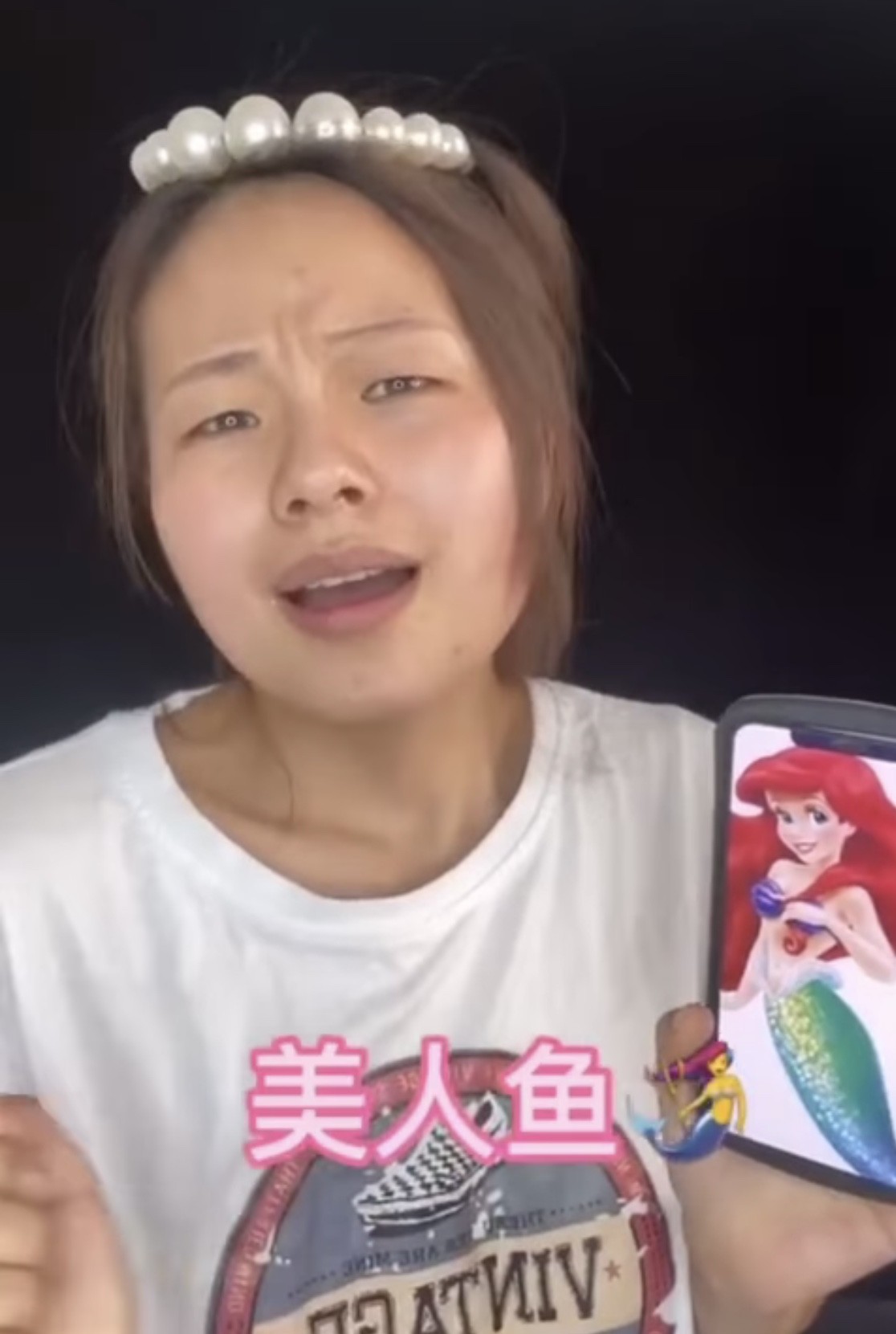 想不到原來扮公主也可以爆紅成名！全因她們扮得十分相似，撇除妝容之外，就連動作神情也非常入型入格！