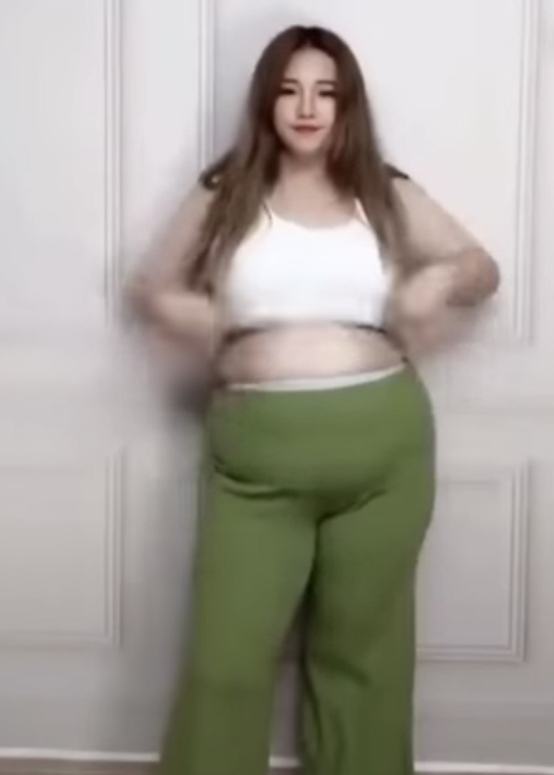 整體也肥的女生,就穿個長裙都遮住就好了,超方便~看起來又少女心又比例高。百褶裙和帶波浪的長裙可以令肥肉的厚重感全都消失不見!