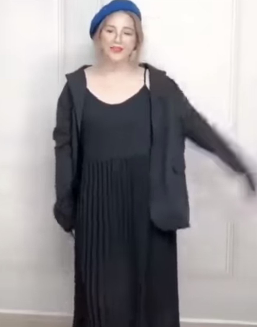 整體也肥的女生,就穿個長裙都遮住就好了,超方便~看起來又少女心又比例高。百褶裙和帶波浪的長裙可以令肥肉的厚重感全都消失不見!