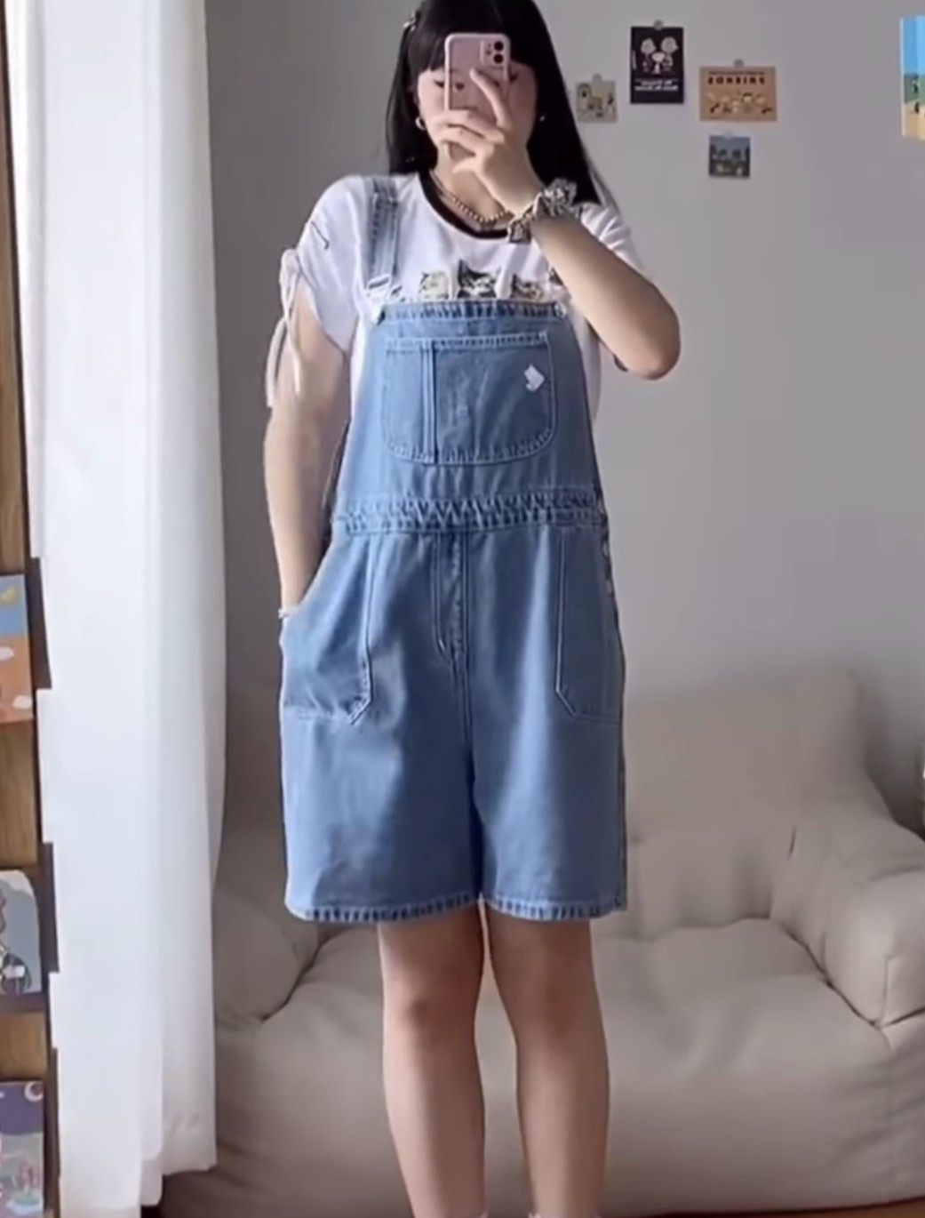 百搭的寬鬆吊帶連身裙/褲其實也同樣可以隱藏不少肉哦!