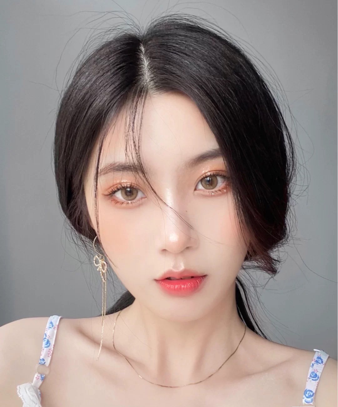 2020防水化妝品推介!防水眼線/眉筆/粉底/定妝噴霧/8款清新妝容示範