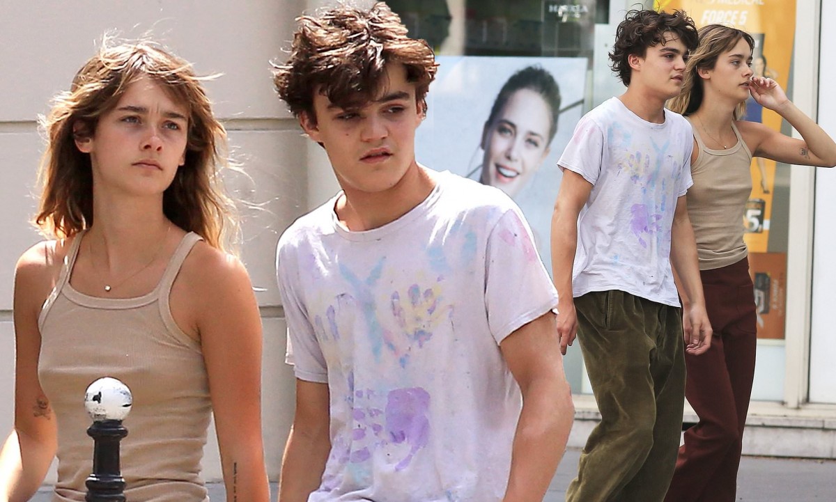 近期,因兒子John Jack Christopher Depp III被外媒拍到他跟20歲的法國模特兒女友Camille Jansen在英國倫敦散步的畫面,令到現時18歲的外貌意外曝光