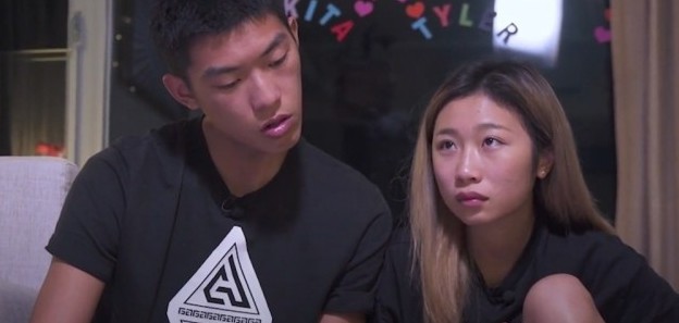 他們曾經經歷過父母的反對,但也沒有放棄彼此。信念如此強大,但要面對的就是起居生活的問題,如此實際的問題,要親身經歷過`才之道雙方夾不夾。