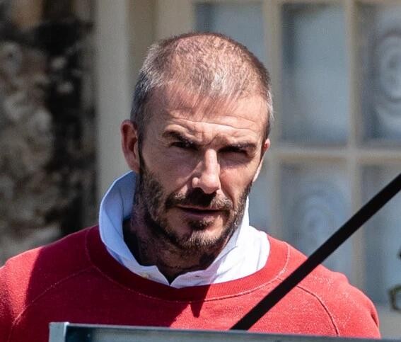 45歲的David Beckham剪了一頭短髮,曾被外媒捕捉到頭髮稀疏的跡象