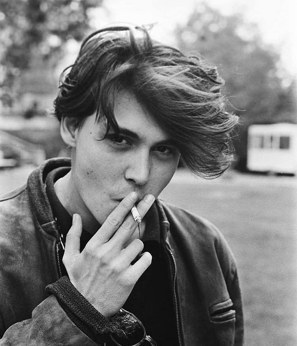 Johnny Depp尊尼特普電力四射的雙眼也太迷人了吧,精緻的五官簡直是令人難以抵抗